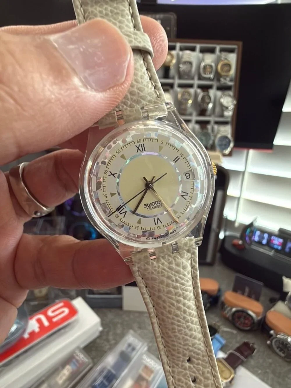 Swatch Feathers GK403 Gent Quartz Watch Cream Leather Strap Vintage